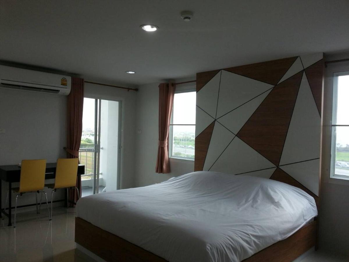 The Seasons Aparthotel Pathum Thani Exteriör bild